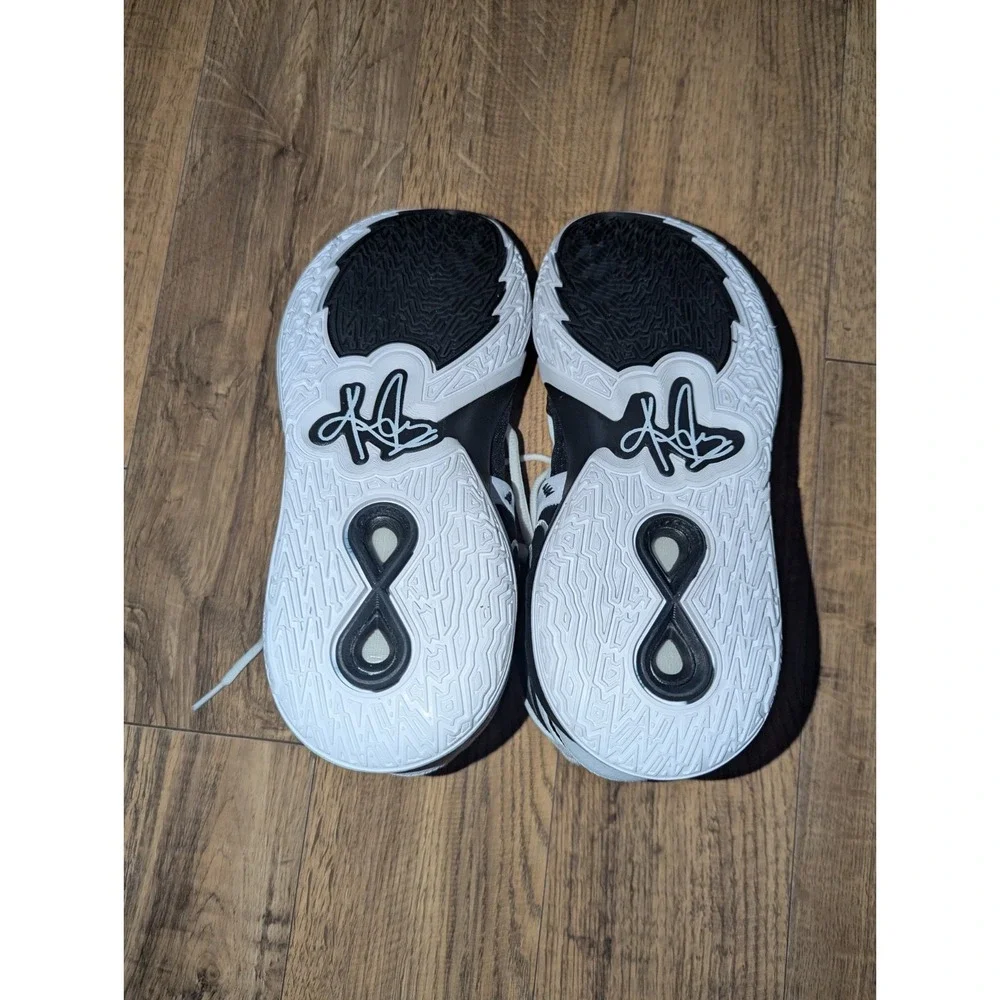 Nike product pair